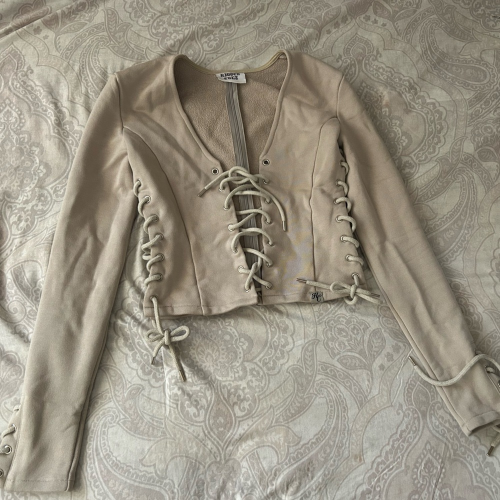 Hidden cult lace top